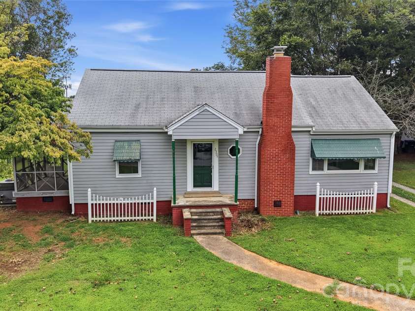 2304 Mclean Street, Gastonia, NC 28054.  MLS# CAR4416725, YatesRealty ID 46889. 