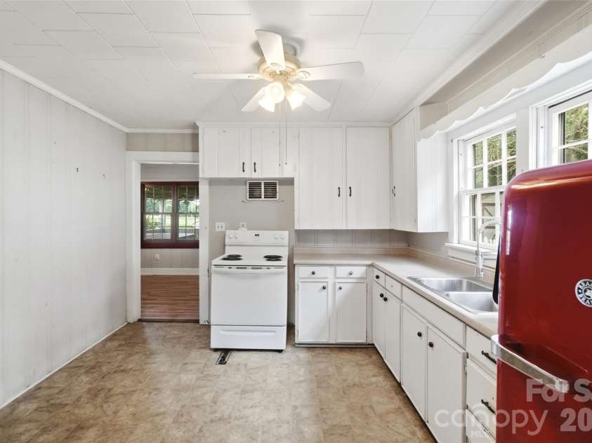 2304 Mclean Street, Gastonia, NC 28054.  MLS# CAR4416725, YatesRealty ID 46889. 
