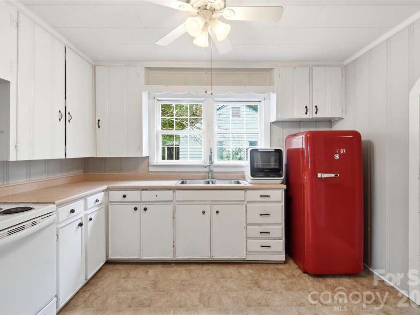 2304 Mclean Street, Gastonia, NC 28054.  MLS# CAR4416725, YatesRealty ID 46889. 