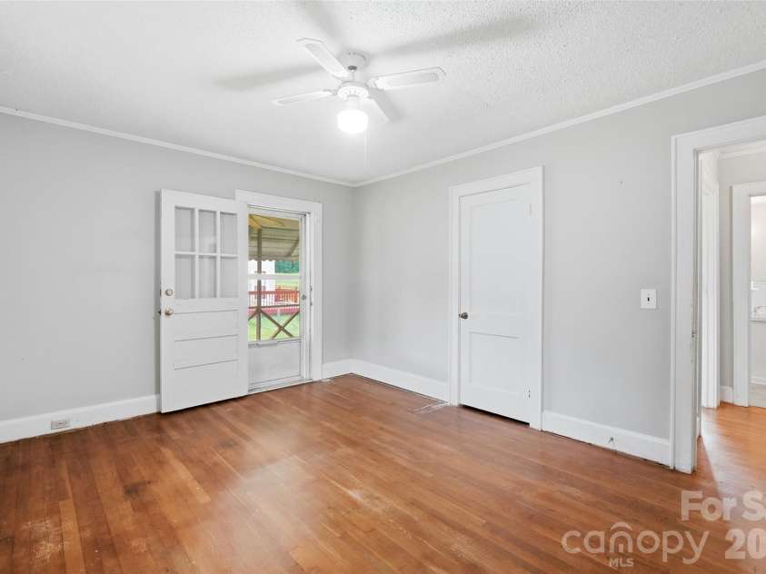2304 Mclean Street, Gastonia, NC 28054.  MLS# CAR4416725, YatesRealty ID 46889. 