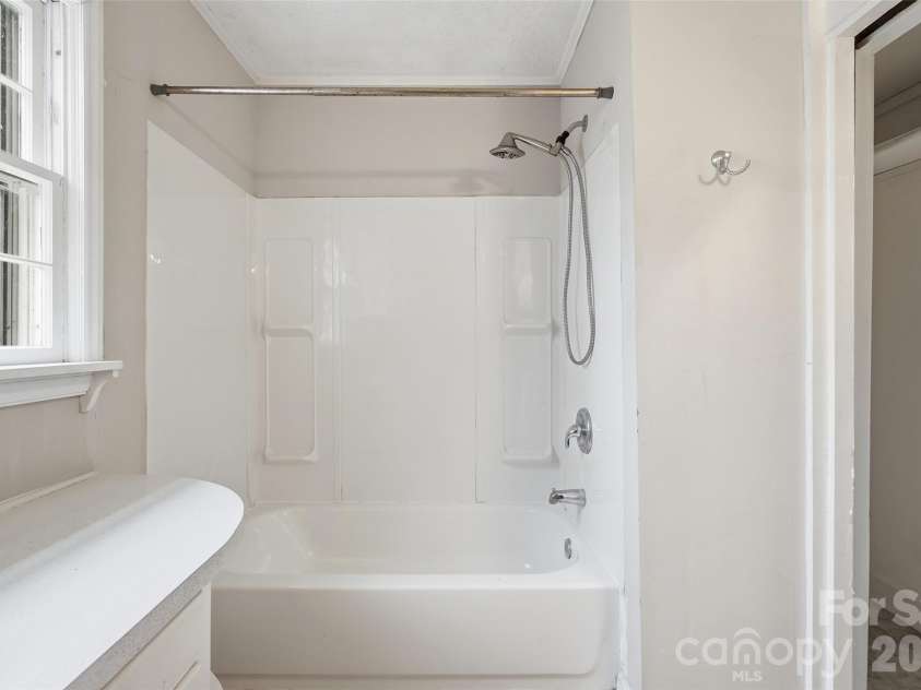 2304 Mclean Street, Gastonia, NC 28054.  MLS# CAR4416725, YatesRealty ID 46889. 