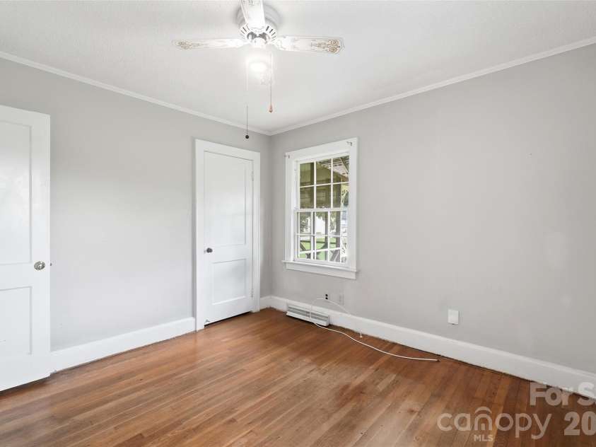 2304 Mclean Street, Gastonia, NC 28054.  MLS# CAR4416725, YatesRealty ID 46889. 