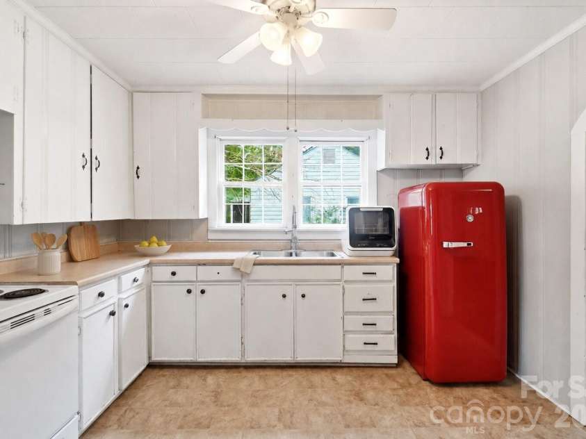 2304 Mclean Street, Gastonia, NC 28054.  MLS# CAR4416725, YatesRealty ID 46889. Virtually staged
