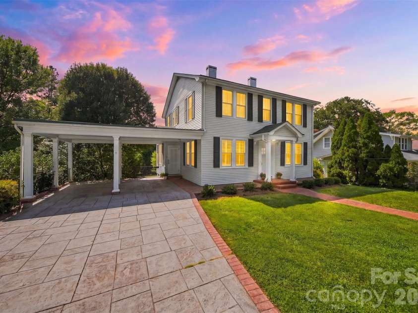 433 Cedar Street, Lincolnton, NC 28092.  MLS# CAR4417583, YatesRealty ID 46890. 
