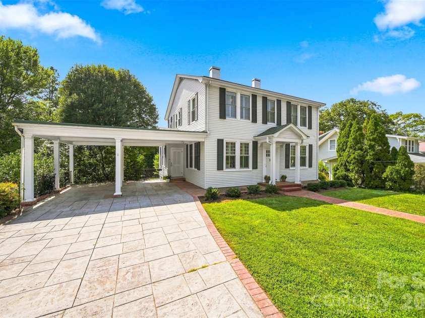 433 Cedar Street, Lincolnton, NC 28092.  MLS# CAR4417583, YatesRealty ID 46890. 