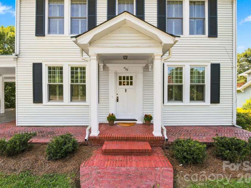 433 Cedar Street, Lincolnton, NC 28092.  MLS# CAR4417583, YatesRealty ID 46890. 