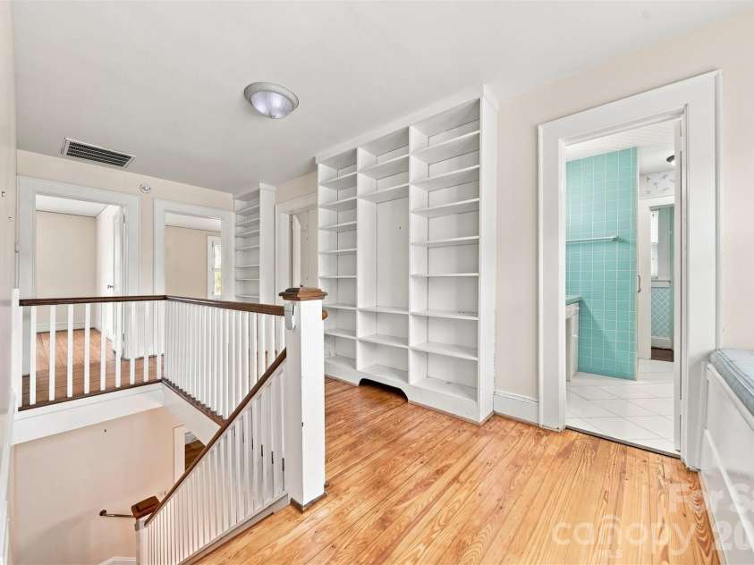 433 Cedar Street, Lincolnton, NC 28092.  MLS# CAR4417583, YatesRealty ID 46890. 