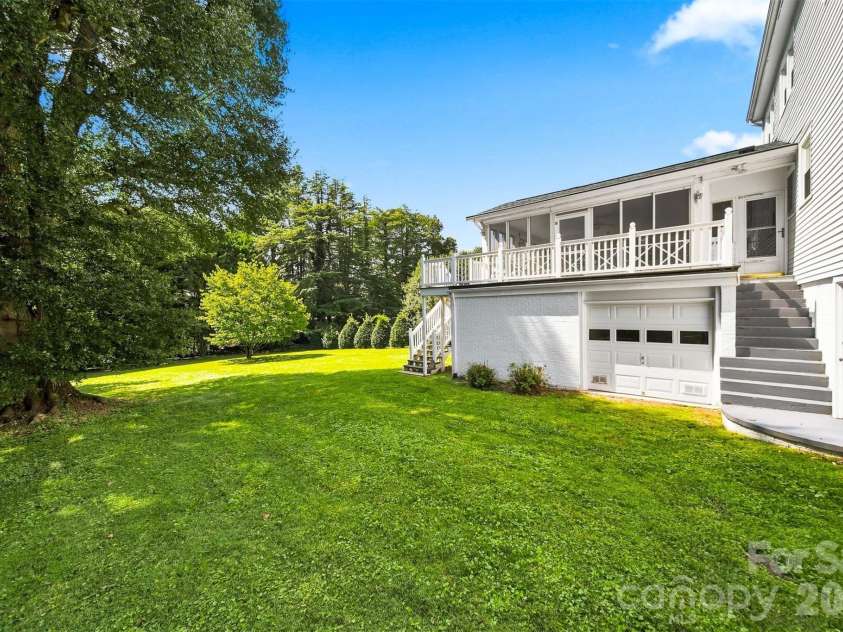 433 Cedar Street, Lincolnton, NC 28092.  MLS# CAR4417583, YatesRealty ID 46890. 