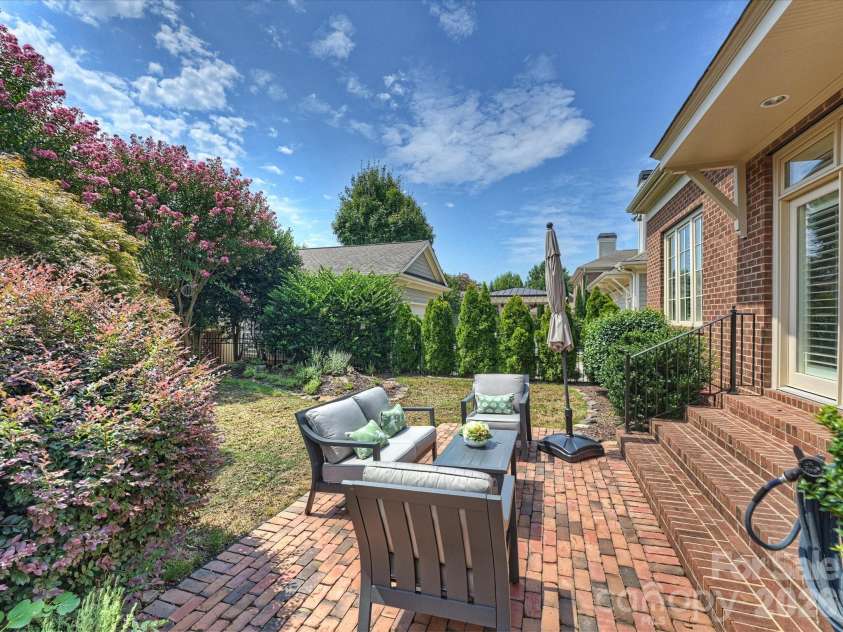 8843 Heydon Hall Circle, Charlotte, NC 28210.  MLS# CAR4416774, YatesRealty ID 46894. Back Patio