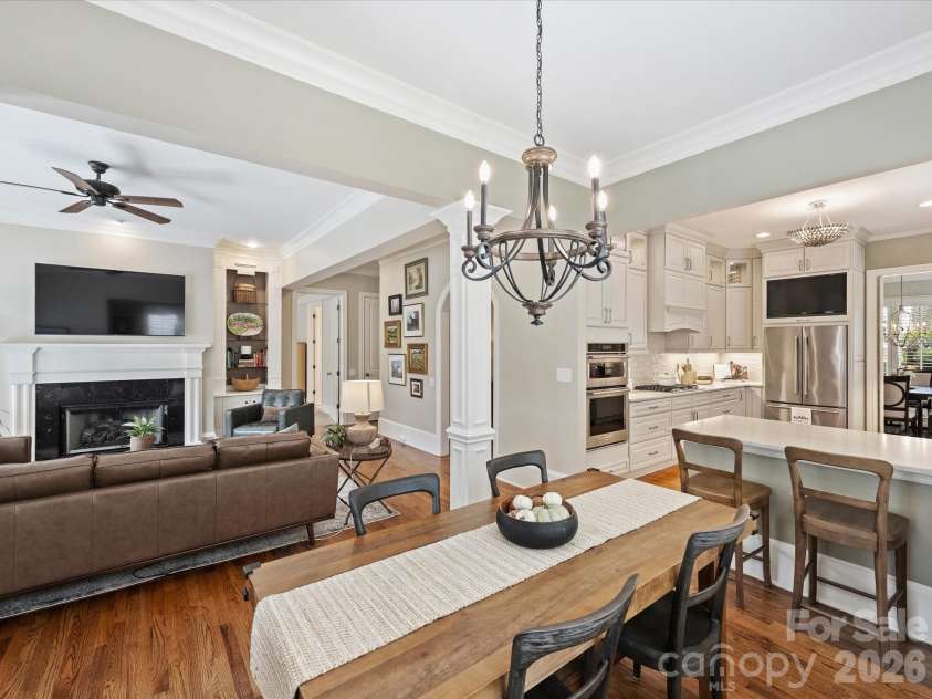 8843 Heydon Hall Circle, Charlotte, NC 28210.  MLS# CAR4416774, YatesRealty ID 46894. Breakfast