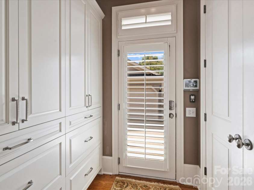 8843 Heydon Hall Circle, Charlotte, NC 28210.  MLS# CAR4416774, YatesRealty ID 46894. Drop Zone