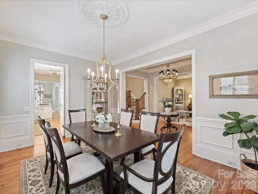 8843 Heydon Hall Circle, Charlotte, NC 28210.  MLS# CAR4416774, YatesRealty ID 46894. Formal Dining