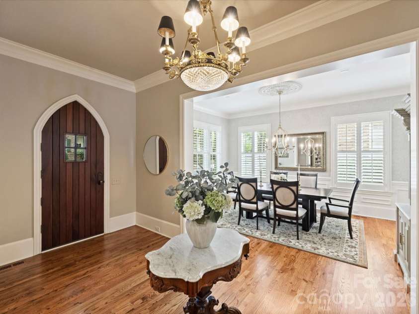 8843 Heydon Hall Circle, Charlotte, NC 28210.  MLS# CAR4416774, YatesRealty ID 46894. Foyer