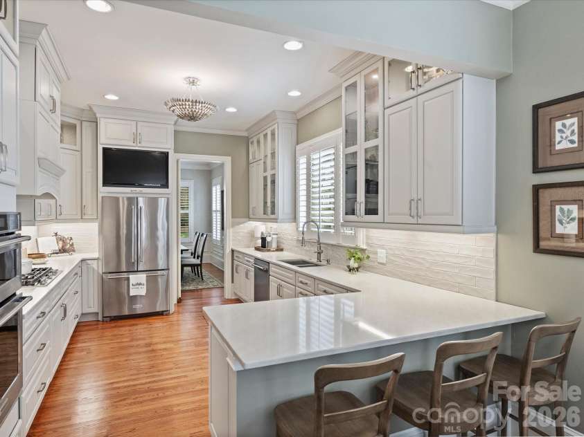 8843 Heydon Hall Circle, Charlotte, NC 28210.  MLS# CAR4416774, YatesRealty ID 46894. Kitchen
