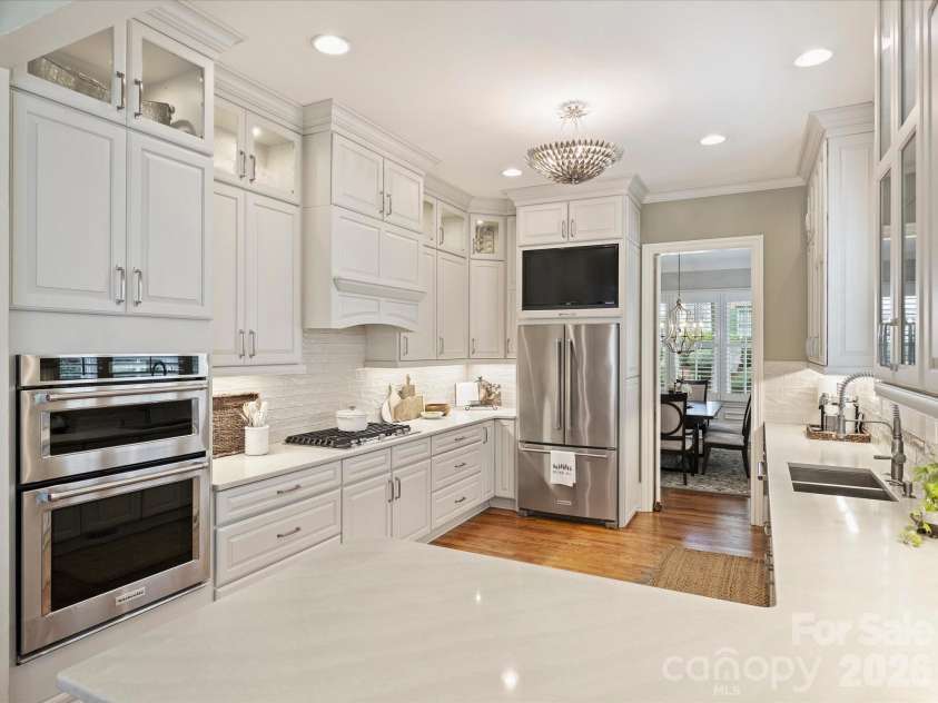 8843 Heydon Hall Circle, Charlotte, NC 28210.  MLS# CAR4416774, YatesRealty ID 46894. Kitchen