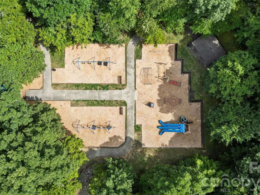 4519 Crownvista Drive, Charlotte, NC 28269.  MLS# CAR4410670, YatesRealty ID 46896. 