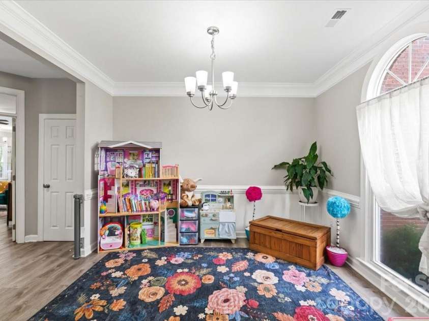 4519 Crownvista Drive, Charlotte, NC 28269.  MLS# CAR4410670, YatesRealty ID 46896. Dining Room / Flex Space