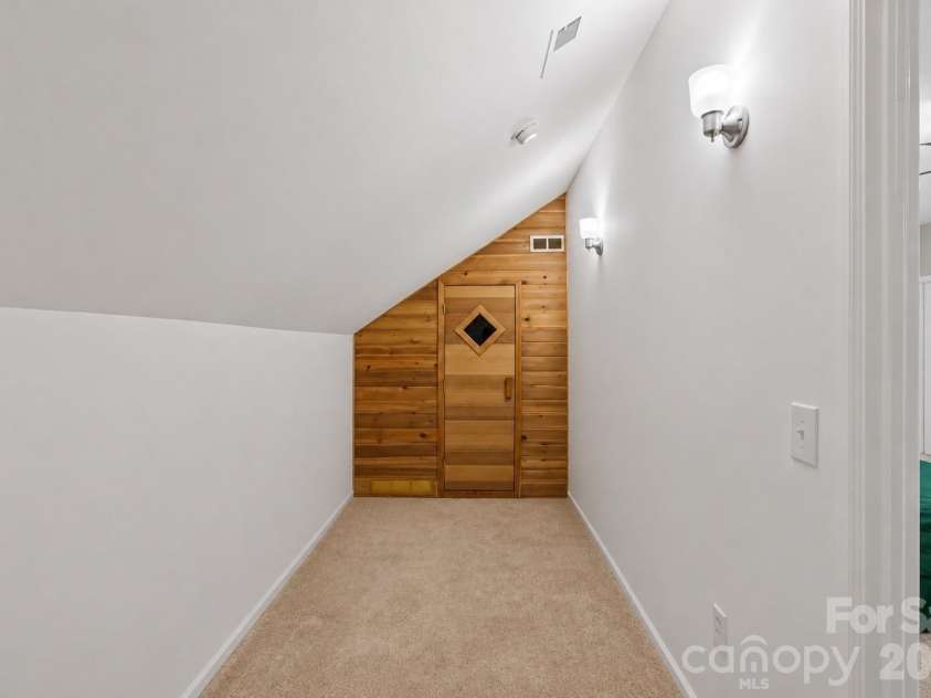 4519 Crownvista Drive, Charlotte, NC 28269.  MLS# CAR4410670, YatesRealty ID 46896. Sauna