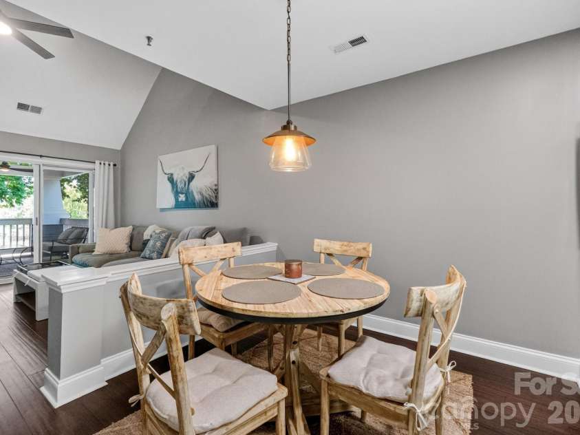 712 Southwest Drive, Davidson, NC 28036.  MLS# CAR4414014, YatesRealty ID 46897. 
