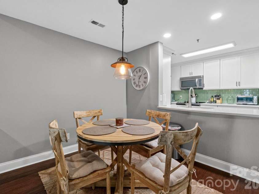 712 Southwest Drive, Davidson, NC 28036.  MLS# CAR4414014, YatesRealty ID 46897. 