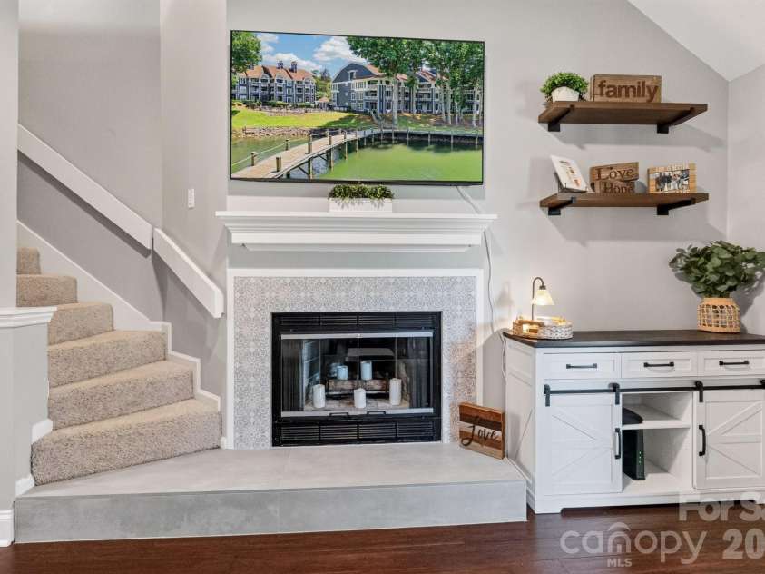 712 Southwest Drive, Davidson, NC 28036.  MLS# CAR4414014, YatesRealty ID 46897. 