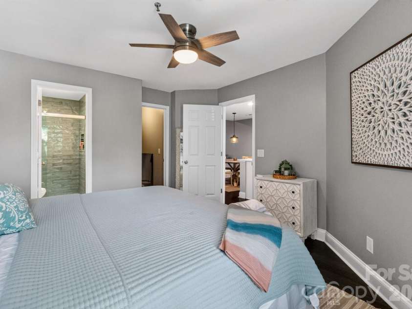 712 Southwest Drive, Davidson, NC 28036.  MLS# CAR4414014, YatesRealty ID 46897. 