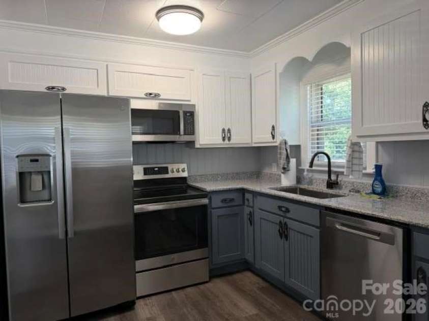 44 Ridgecrest Drive, Marion, NC 28752.  MLS# CAR4402036, YatesRealty ID 46899. 