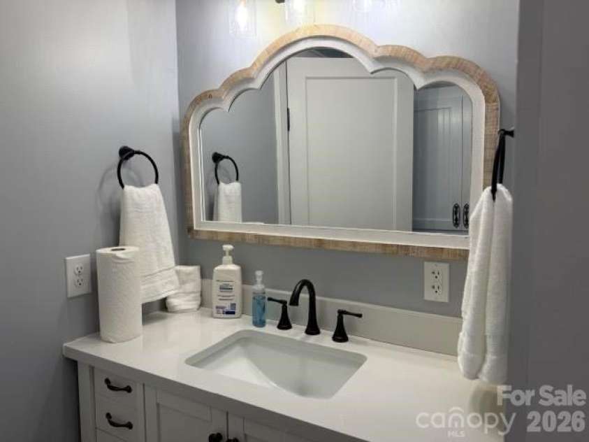 44 Ridgecrest Drive, Marion, NC 28752.  MLS# CAR4402036, YatesRealty ID 46899. 