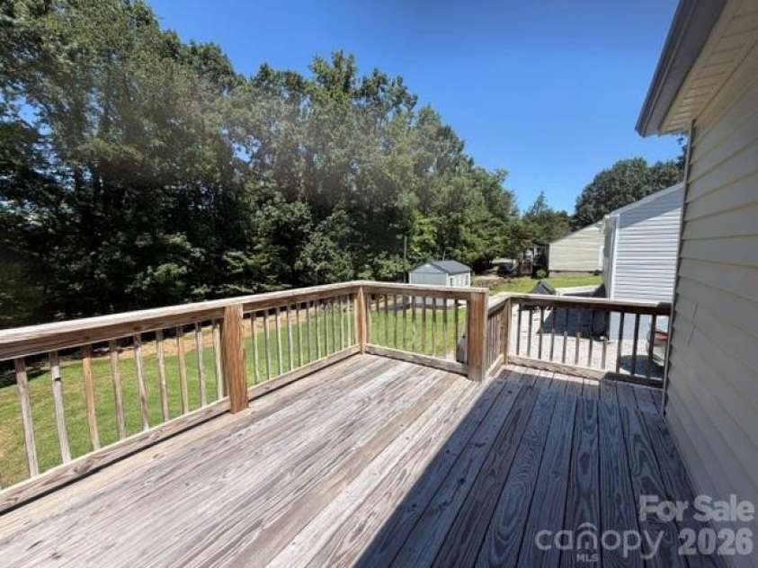 44 Ridgecrest Drive, Marion, NC 28752.  MLS# CAR4402036, YatesRealty ID 46899. 