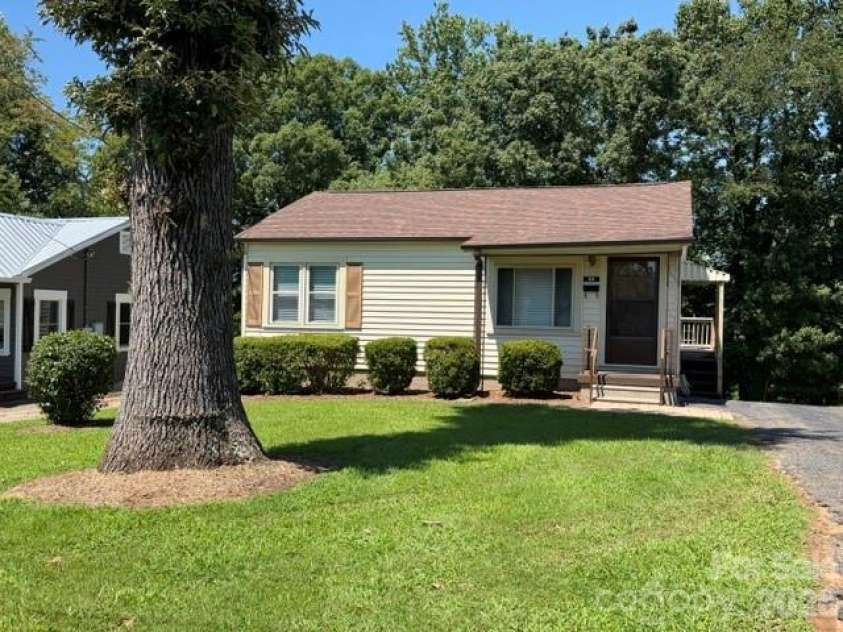 44 Ridgecrest Drive, Marion, NC 28752.  MLS# CAR4402036, YatesRealty ID 46899. 