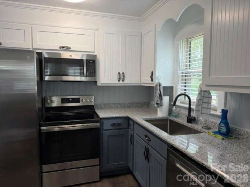44 Ridgecrest Drive, Marion, NC 28752.  MLS# CAR4402036, YatesRealty ID 46899. 