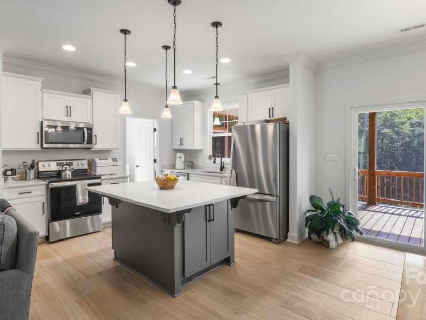 826 Country Lane, Pelham, NC 27311.  MLS# CAR4284309, YatesRealty ID 469. 