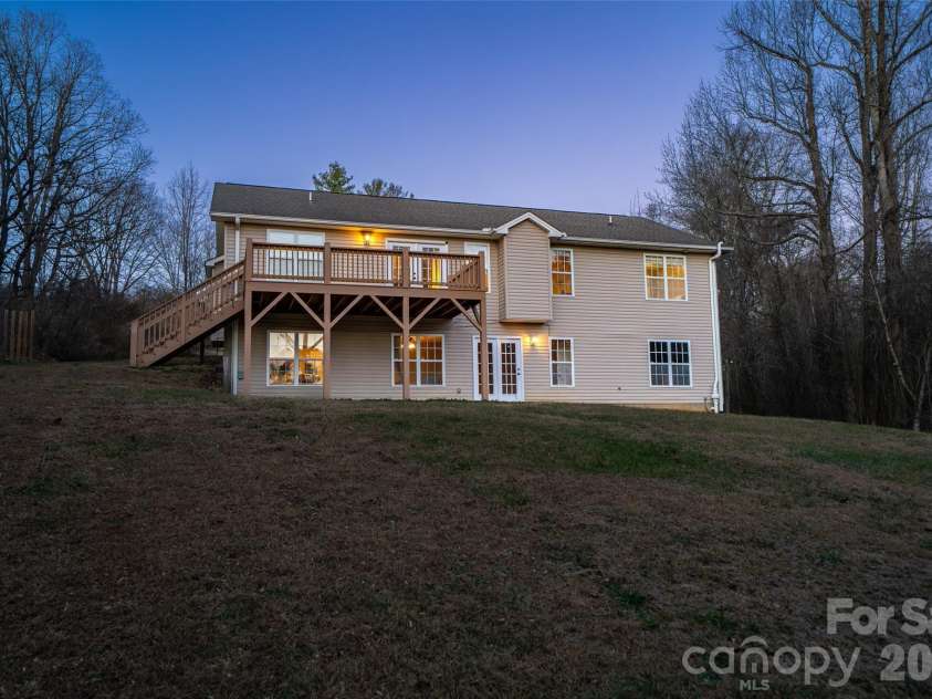 151 Willard Lane, Hendersonville, NC 28792.  MLS# CAR4281738, YatesRealty ID 4690. 