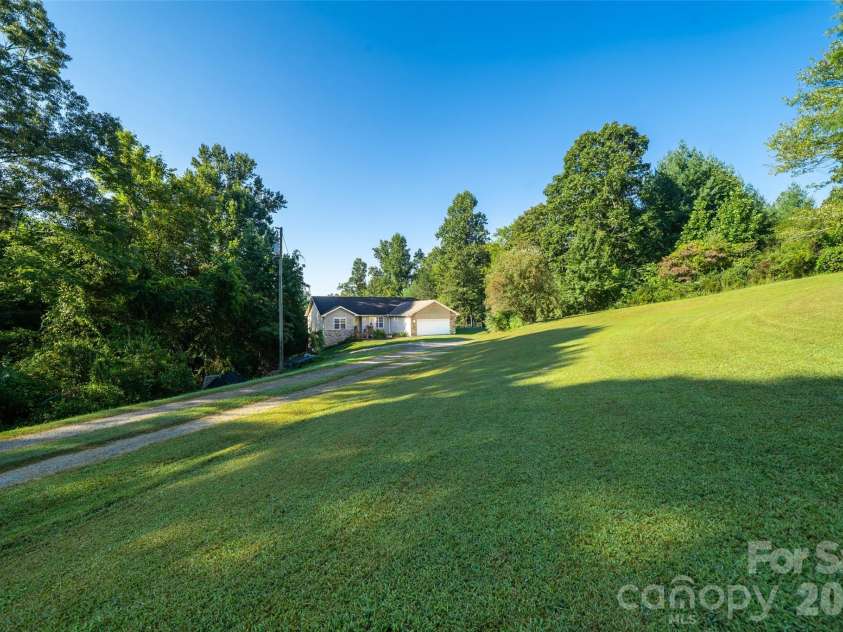 151 Willard Lane, Hendersonville, NC 28792.  MLS# CAR4281738, YatesRealty ID 4690. 