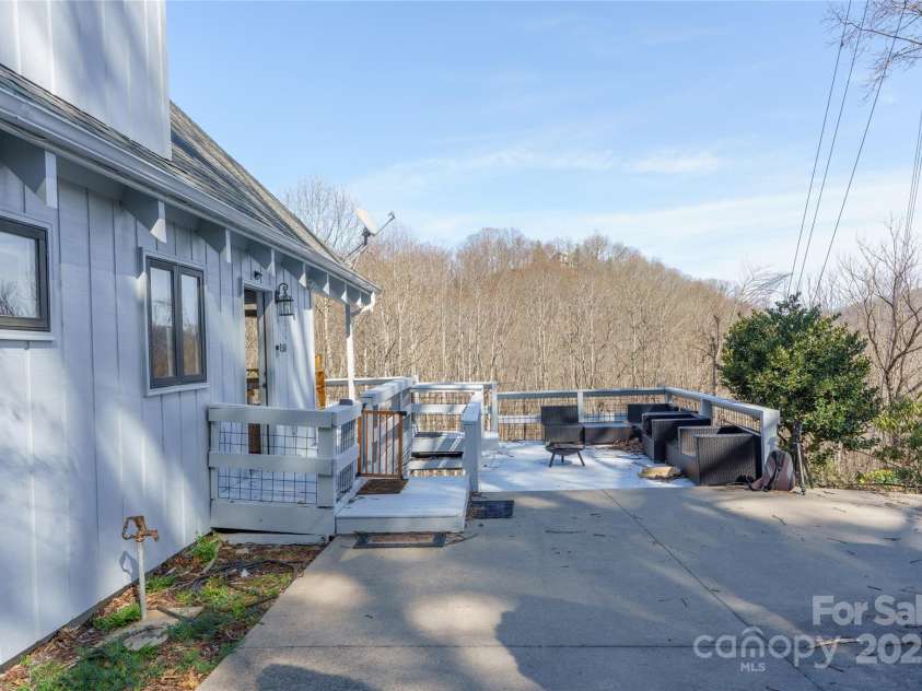 158 Blackberry Lane, Maggie Valley, NC 28751.  MLS# CAR4242897, YatesRealty ID 4690. Front of house