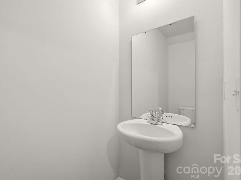 181 Four Andrews Drive, Harmony, NC 28634.  MLS# CAR4418501, YatesRealty ID 46902. Half Bath