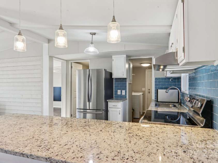 302 Meadowbrook Court, Hendersonville, NC 28792.  MLS# CAR4322071, YatesRealty ID 4691. 