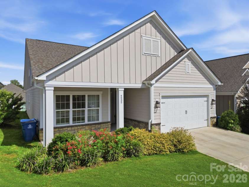 4532 Stellata Loop, Sherrills Ford, NC 28673.  MLS# CAR4417207, YatesRealty ID 46910. 