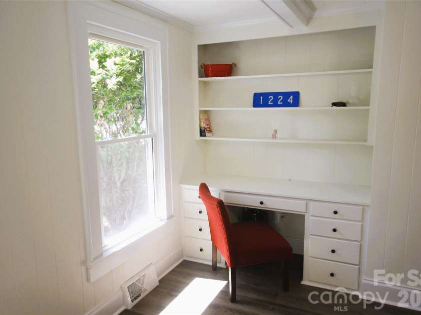 1224 Glenwood Avenue, Salisbury, NC 28146.  MLS# CAR4418498, YatesRealty ID 46912. 