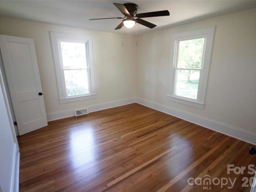 1224 Glenwood Avenue, Salisbury, NC 28146.  MLS# CAR4418498, YatesRealty ID 46912. 