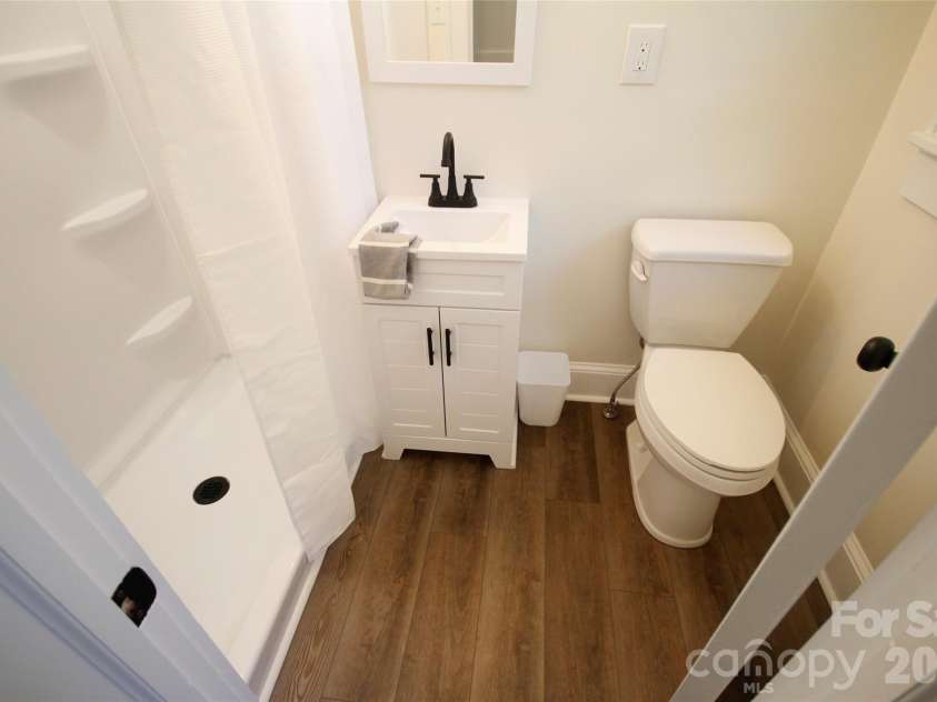 1224 Glenwood Avenue, Salisbury, NC 28146.  MLS# CAR4418498, YatesRealty ID 46912. 