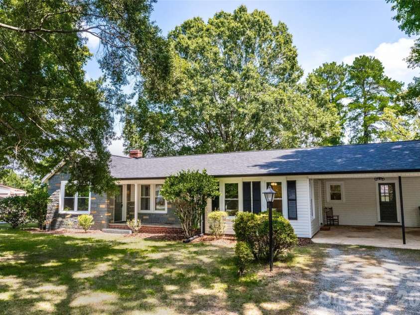 1224 Glenwood Avenue, Salisbury, NC 28146.  MLS# CAR4418498, YatesRealty ID 46912. 