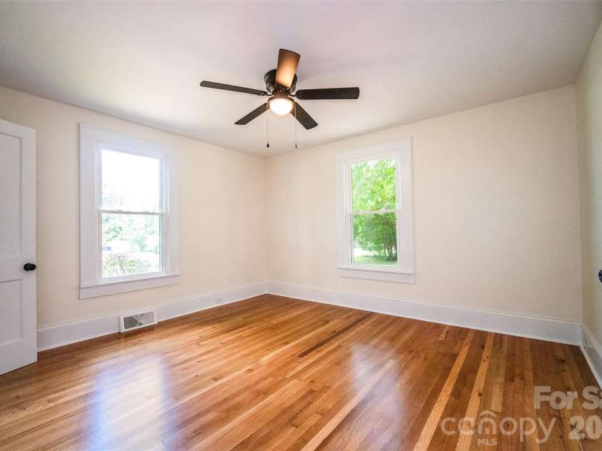 1224 Glenwood Avenue, Salisbury, NC 28146.  MLS# CAR4418498, YatesRealty ID 46912. 