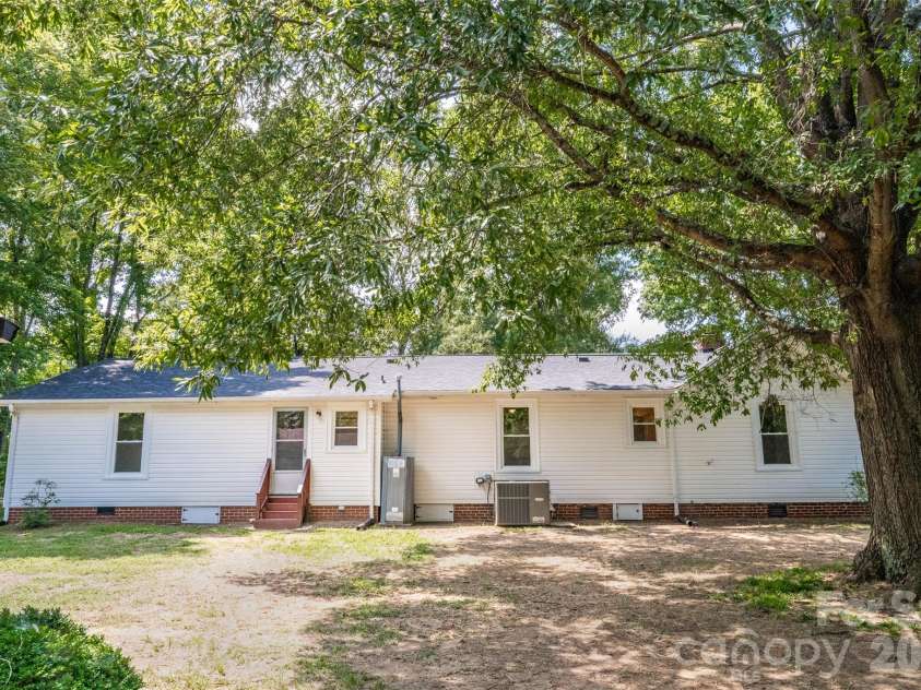 1224 Glenwood Avenue, Salisbury, NC 28146.  MLS# CAR4418498, YatesRealty ID 46912. 