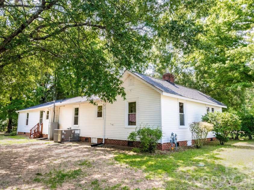1224 Glenwood Avenue, Salisbury, NC 28146.  MLS# CAR4418498, YatesRealty ID 46912. 