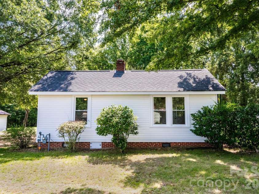 1224 Glenwood Avenue, Salisbury, NC 28146.  MLS# CAR4418498, YatesRealty ID 46912. 