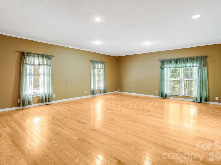 225 Arbor Lane, Hendersonville, NC 28791.  MLS# CAR4418437, YatesRealty ID 46913. 2nd Primary Bedroom