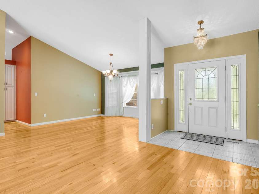 225 Arbor Lane, Hendersonville, NC 28791.  MLS# CAR4418437, YatesRealty ID 46913. 
