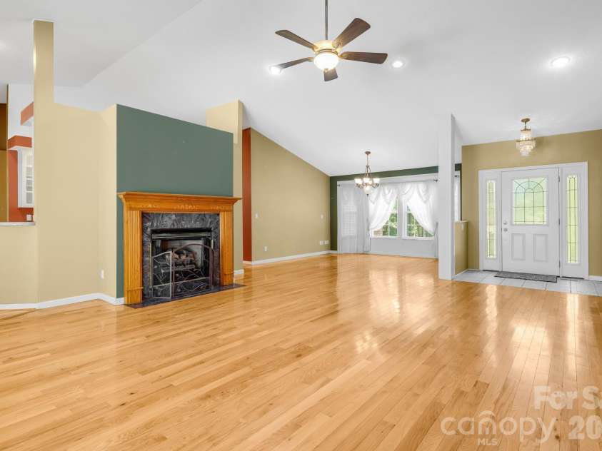 225 Arbor Lane, Hendersonville, NC 28791.  MLS# CAR4418437, YatesRealty ID 46913. 