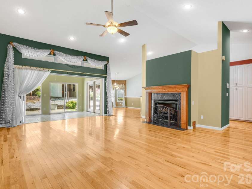225 Arbor Lane, Hendersonville, NC 28791.  MLS# CAR4418437, YatesRealty ID 46913. 
